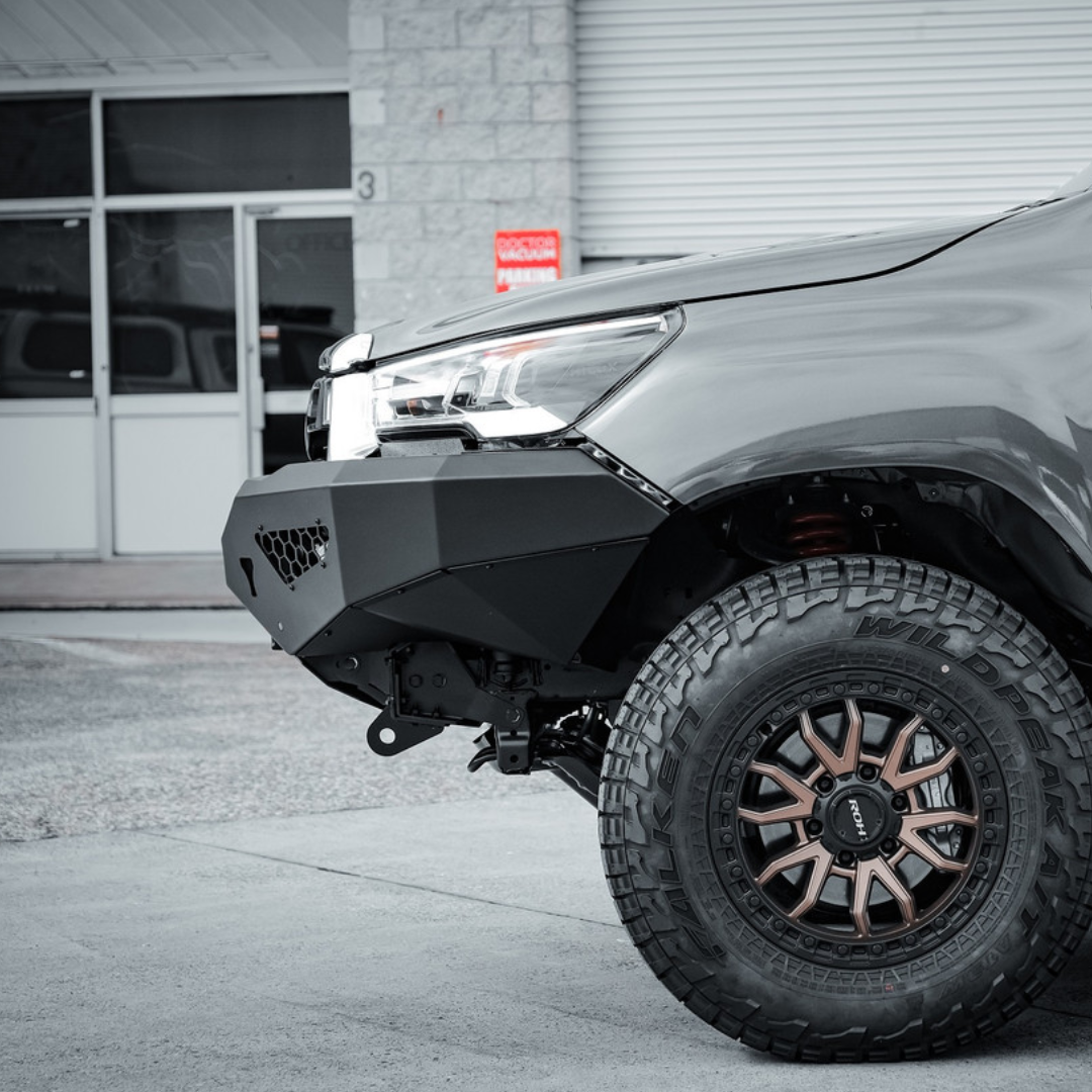 Toyota Hilux N80, 2021+ | Predator Bull Bar - Offroad Animal